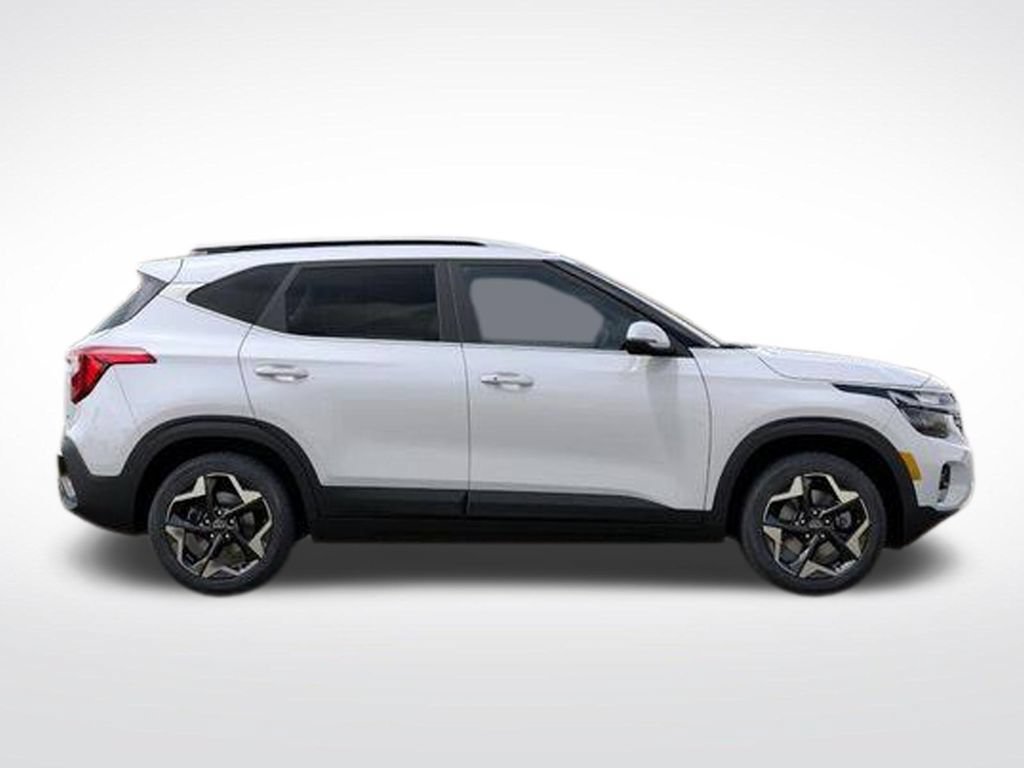 New 2025 Kia Seltos EX AWD/4WD image 11