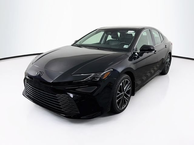Used 2025 Toyota Camry XLE w/ Premium Plus Package AWD/4WD image 3