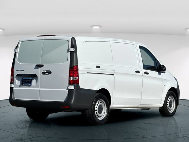 Used 2023 Mercedes-Benz Metris image 7