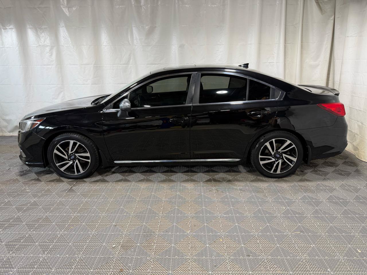Used 2018 Subaru Legacy 2.5i Sport AWD/4WD image 5