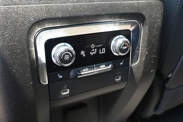 Used 2024 GMC Yukon XL SLT w/ SLT Premium Package AWD/4WD image 27