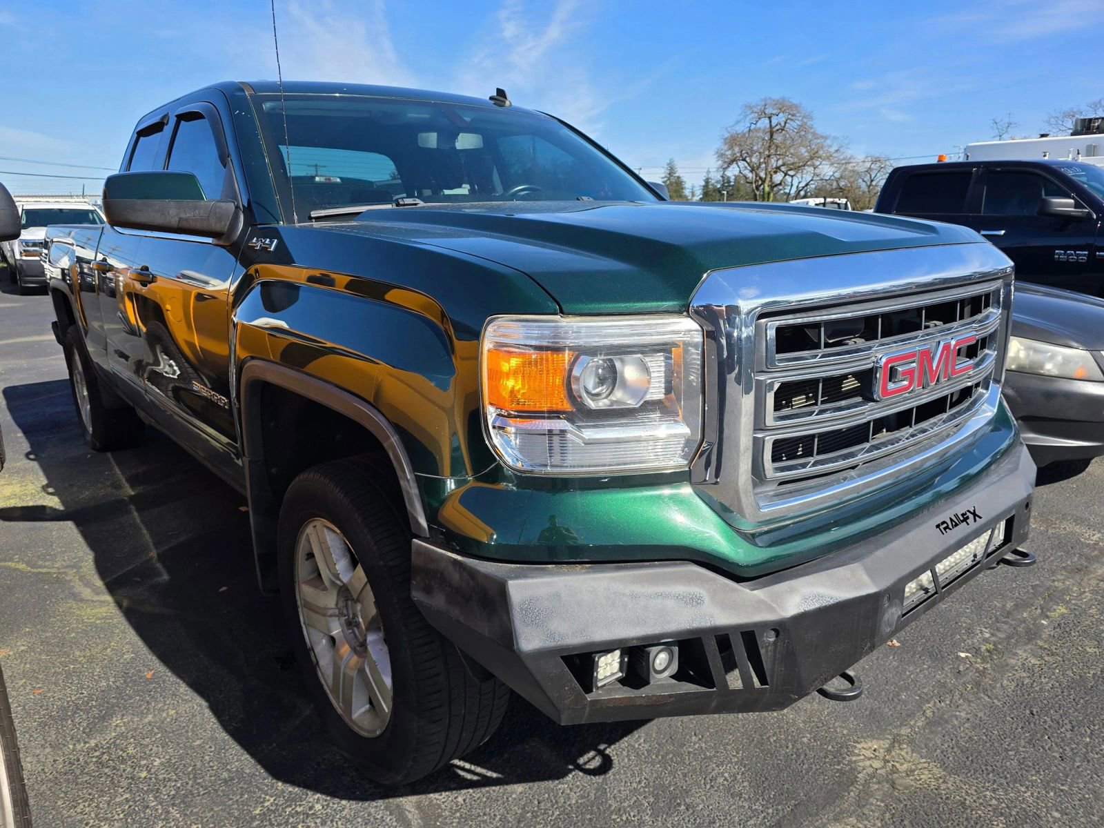 Used 2014 GMC Sierra 1500 SLE w/ SLE Value Package AWD/4WD image 5