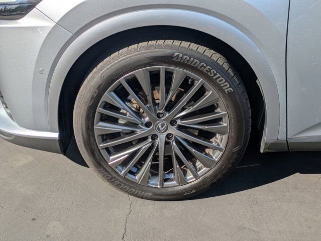 Used 2025 Lexus RX 450h AWD w/ Convenience Package image 9