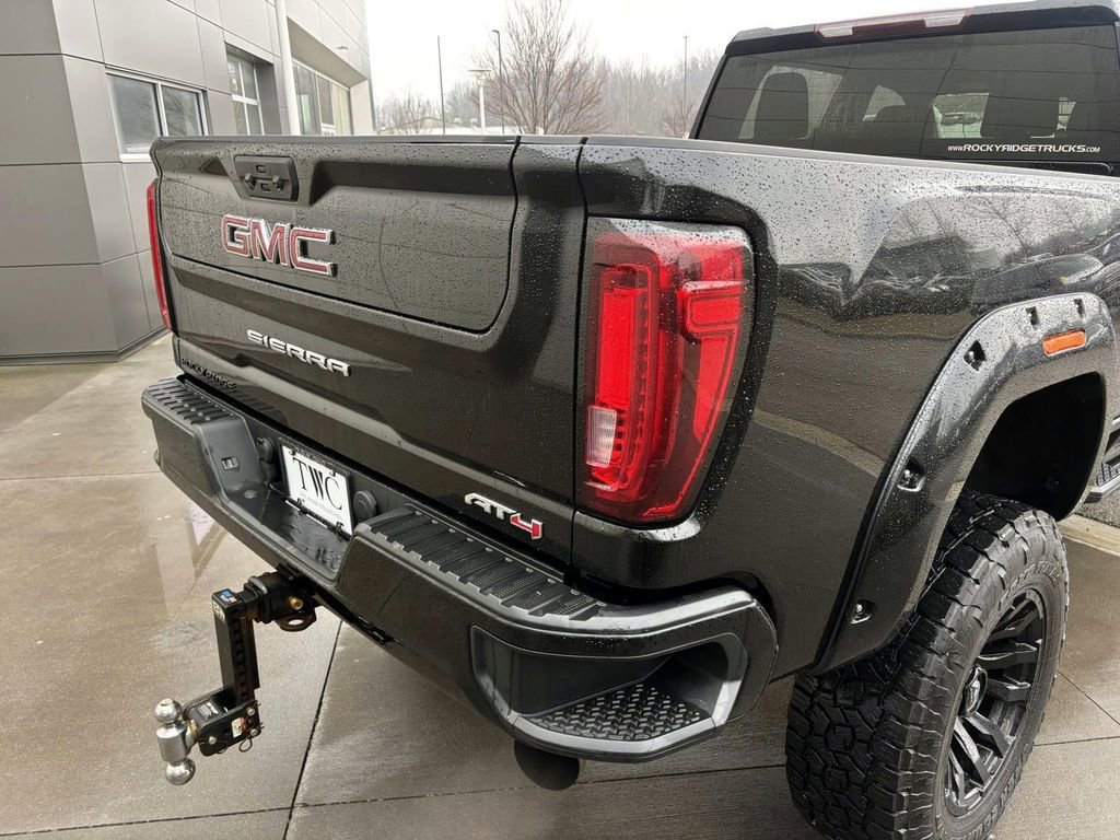 Used 2022 GMC Sierra 3500 AT4 image 9