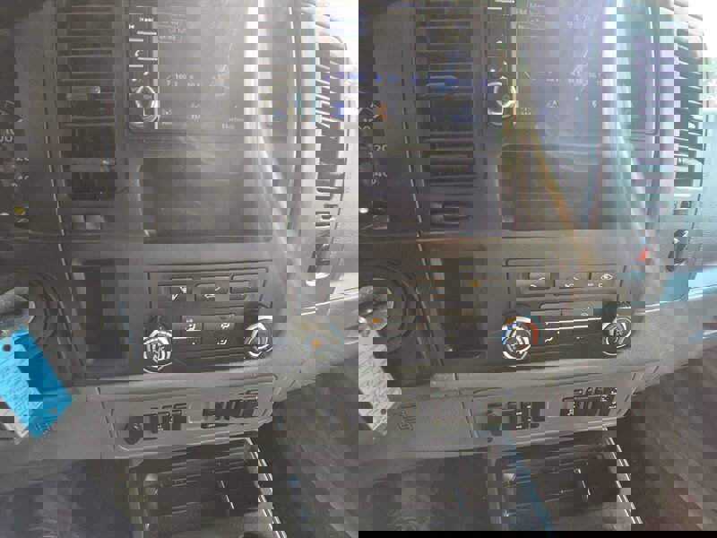 Used 2019 Nissan NV 2500 SV image 19