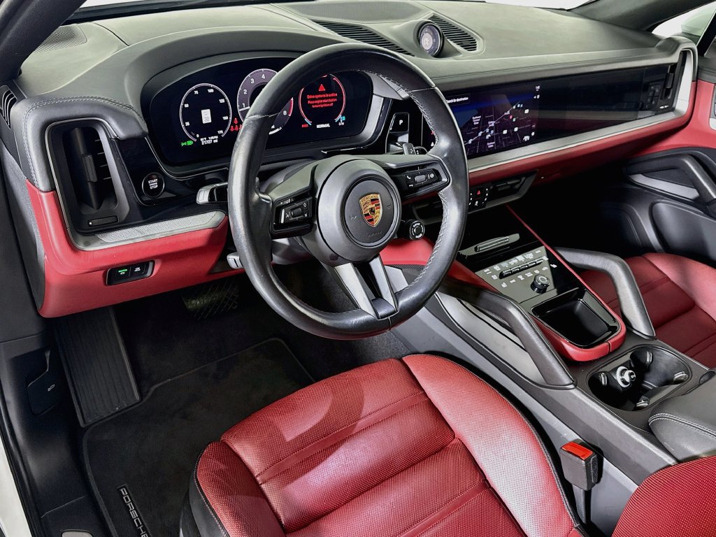 Certified 2024 Porsche Cayenne Coupe AWD/4WD image 4
