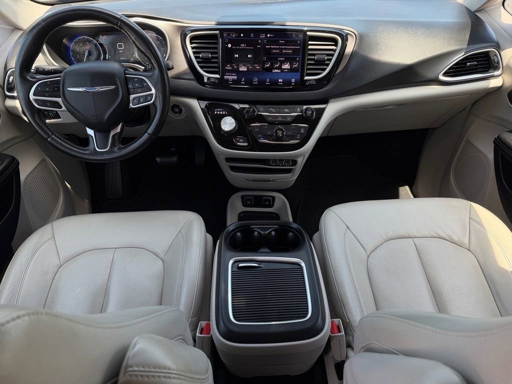Used 2021 Chrysler Pacifica Touring-L FWD image 19