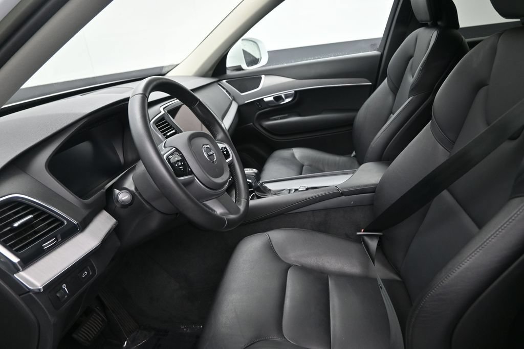 Certified 2022 Volvo XC90 T5 Momentum FWD image 10
