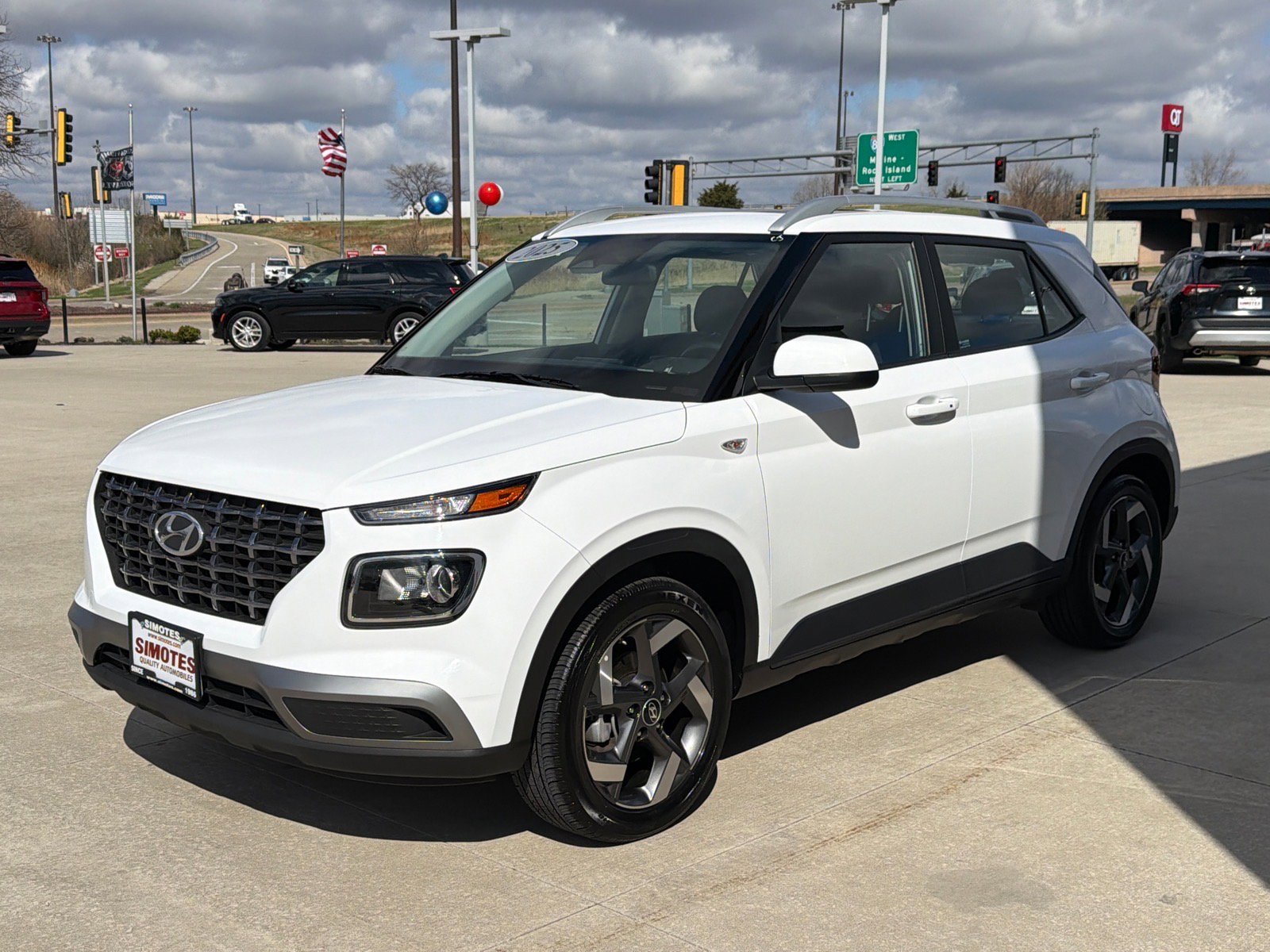 Used 2025 Hyundai Venue SEL image 5