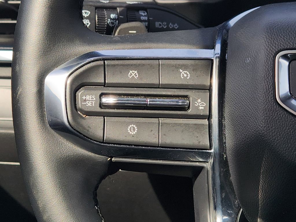 Used 2025 GMC Acadia Elevation image 26