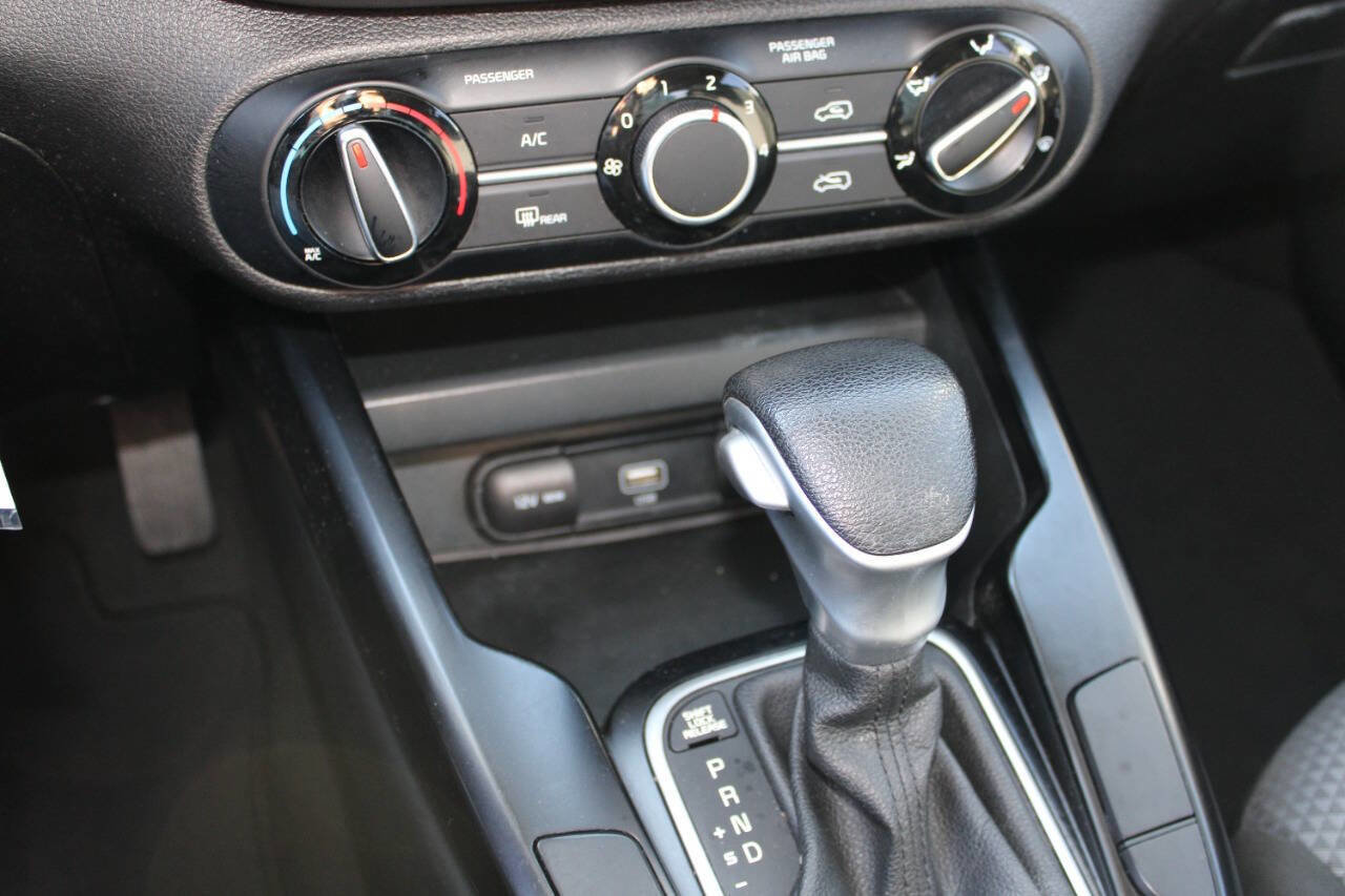 Used 2022 Kia Soul LX w/ Technology Package image 18