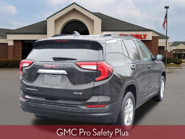 Used 2022 GMC Terrain SLE w/ Driver Convenience Package AWD/4WD image 3