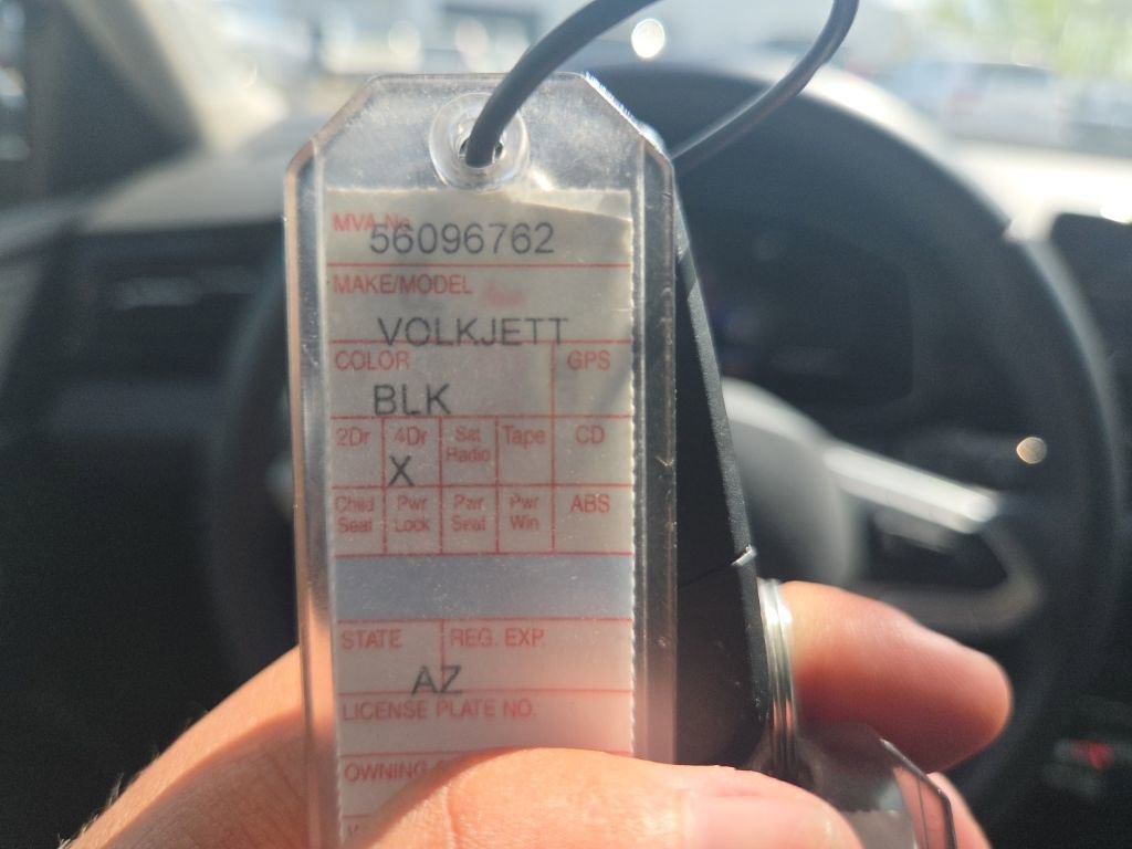 Used 2025 Volkswagen Jetta SE image 4