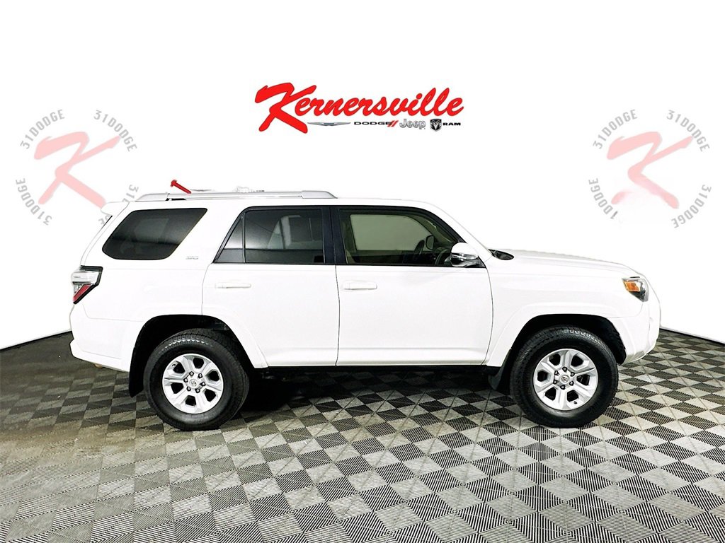 Used 2016 Toyota 4Runner SR5 Premium image 8