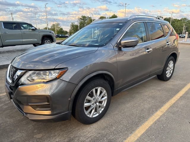 Used 2017 Nissan Rogue SV w/ SV Premium Package image 1
