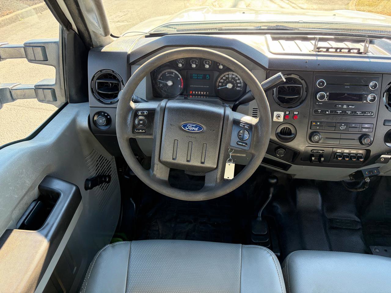 Used 2015 Ford F550 4WD Crew Cab 176 WB 60 CA XL image 40