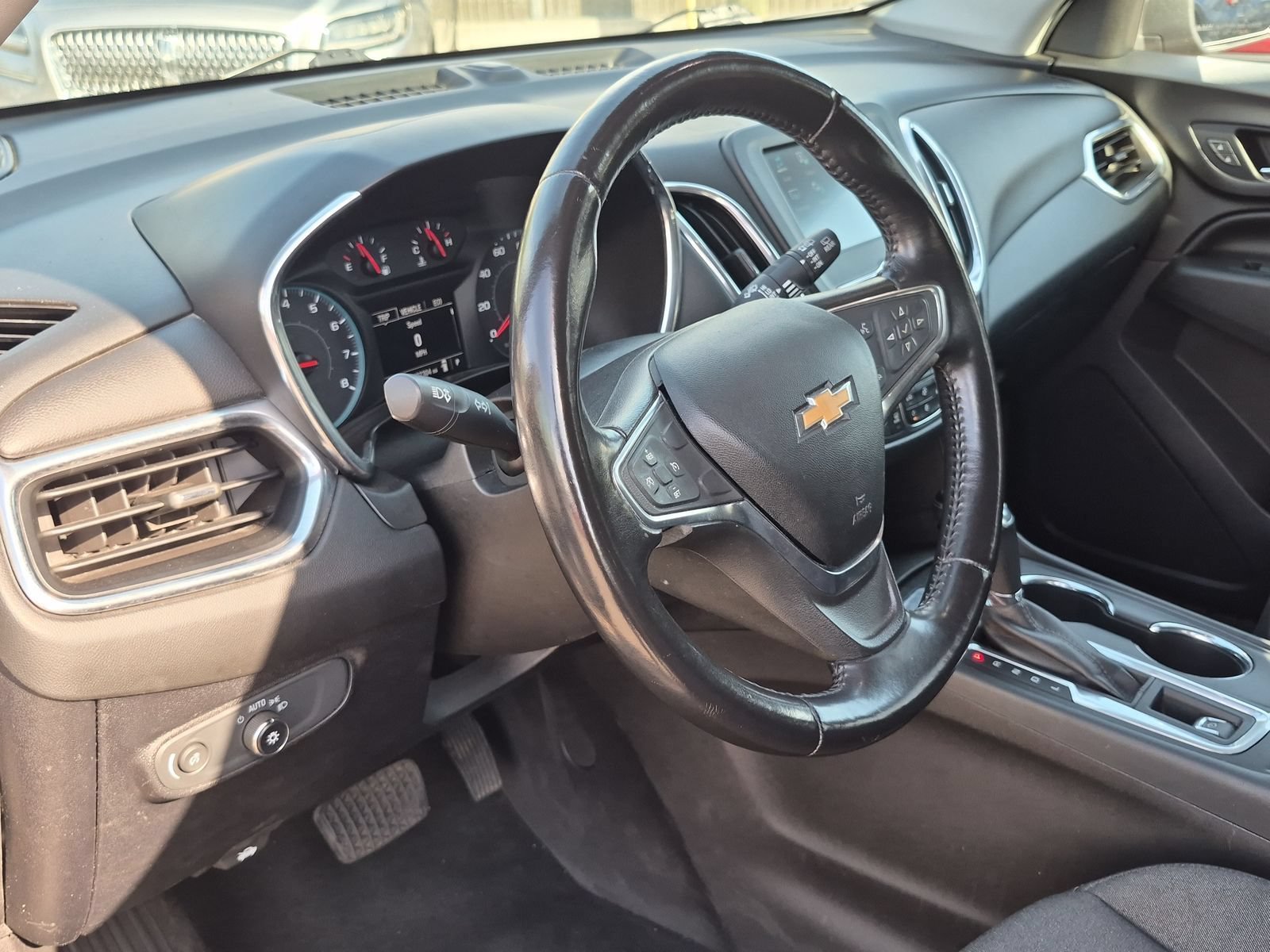 Used 2018 Chevrolet Equinox LT FWD image 11