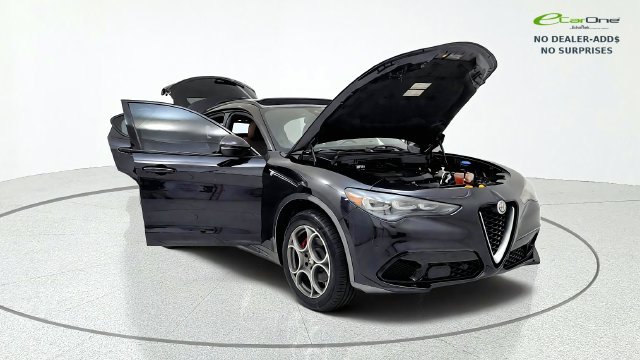 Used 2024 Alfa Romeo Stelvio Ti AWD/4WD image 11
