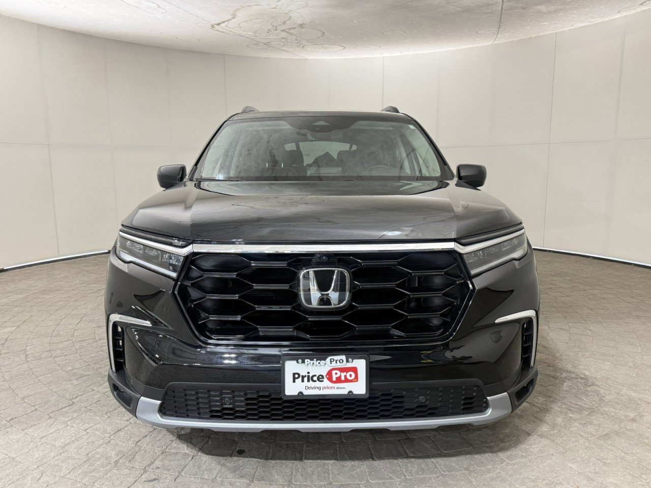 Used 2023 Honda Pilot Elite image 2