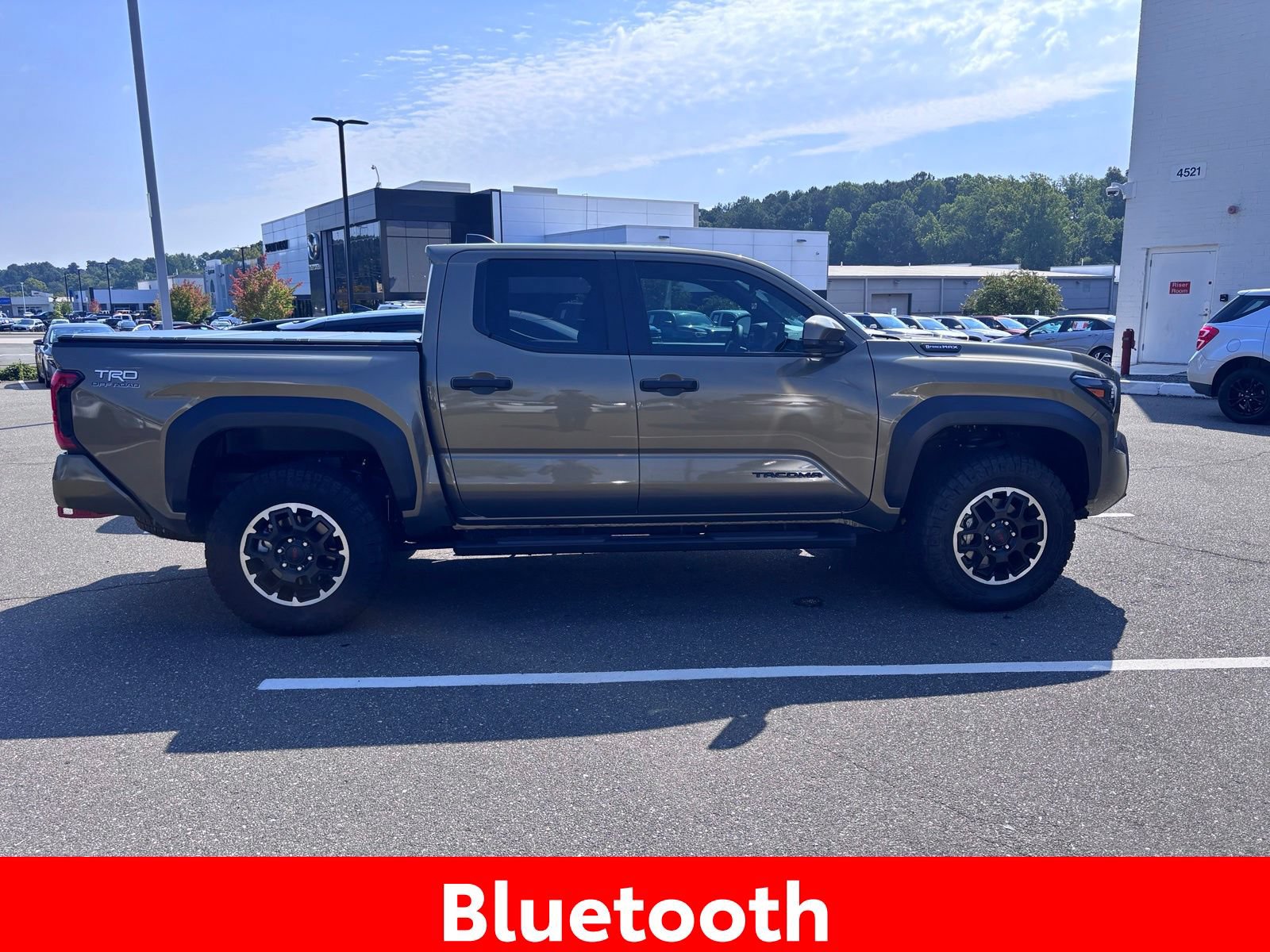 Used 2025 Toyota Tacoma TRD Off-Road AWD/4WD image 9