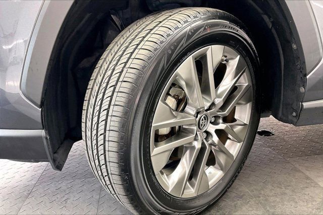 Used 2019 Toyota RAV4 XLE Premium w/ Cold Weather Package FWD image 34