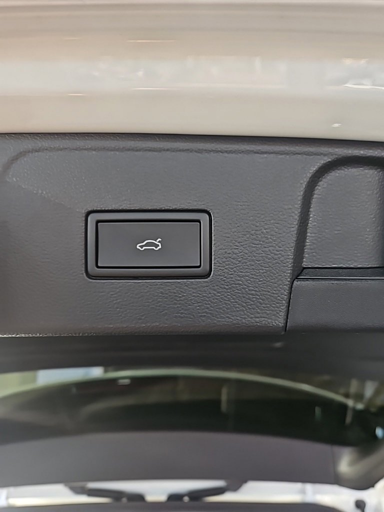 New 2026 Volkswagen Atlas SEL Premium R-Line image 22