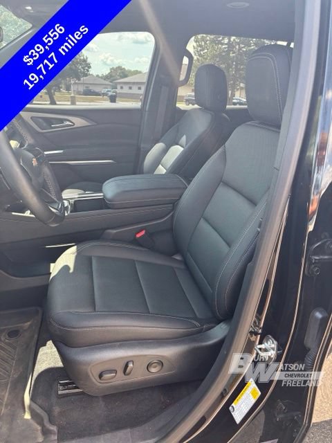 Used 2025 Chevrolet Traverse LT w/ Driver Confidence Package AWD/4WD image 12
