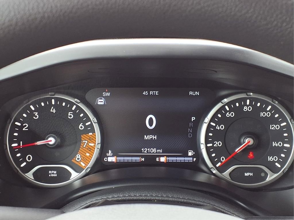 Used 2023 Jeep Renegade Latitude AWD/4WD image 28