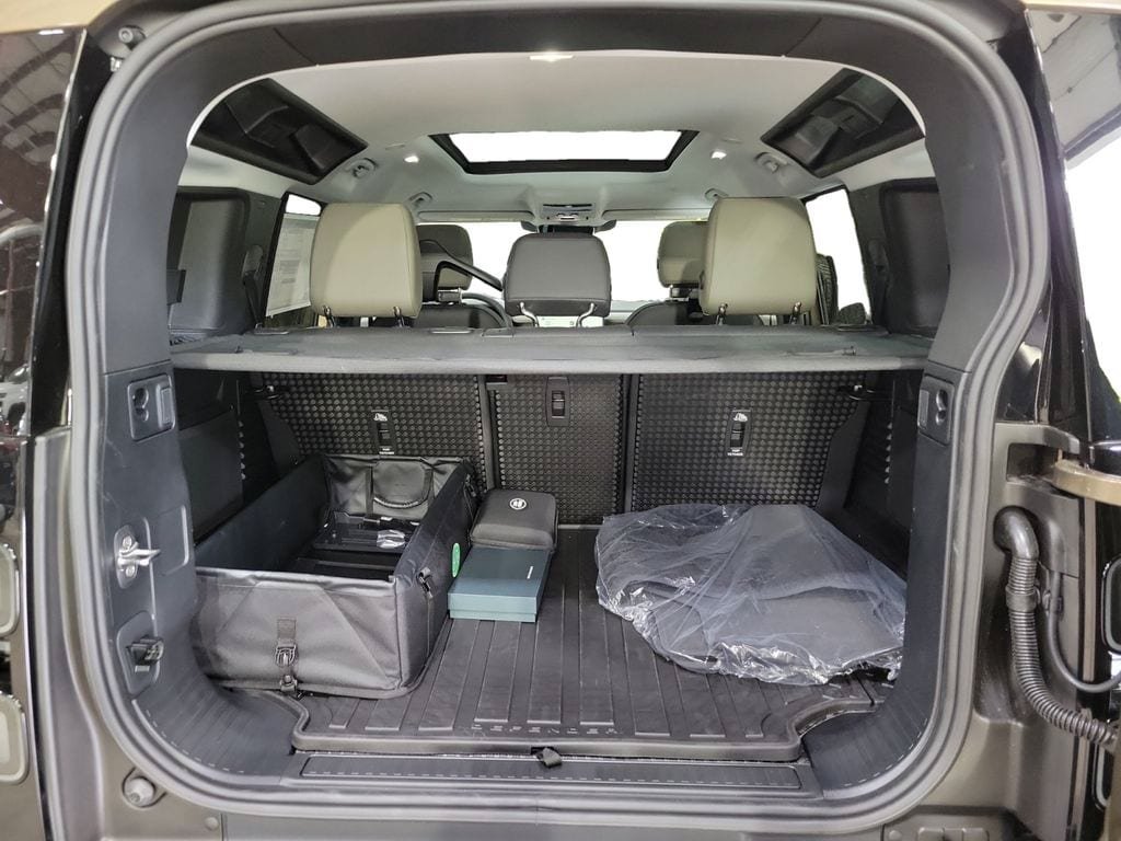 New 2026 Land Rover Defender 110 S AWD/4WD image 27