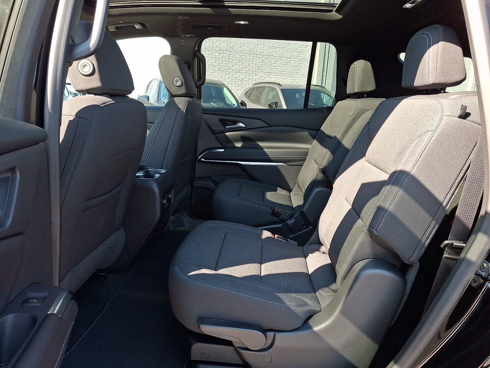 New 2027 Chevrolet Traverse LT w/ Sun and Wheel Package FWD image 8