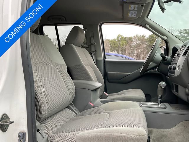 Used 2011 Nissan Frontier SV image 5