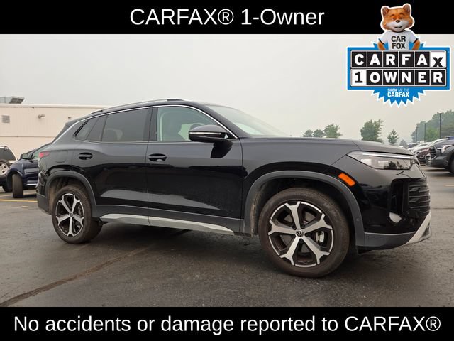 Used 2026 Volkswagen Tiguan SE AWD/4WD image 3