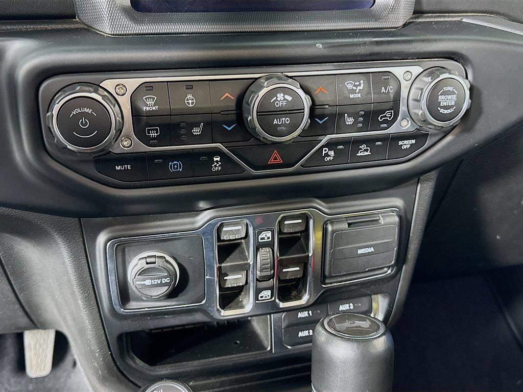 Used 2023 Jeep Wrangler Unlimited Sahara w/ Cold Weather Group AWD/4WD image 20