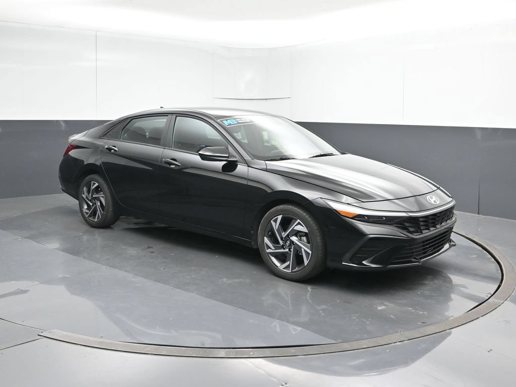 Certified 2025 Hyundai Elantra Sport FWD image 7