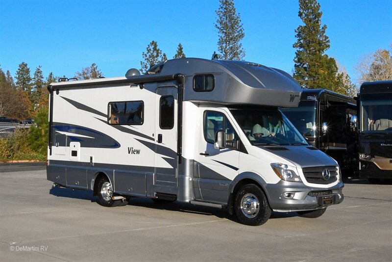 Used 2018 Mercedes-Benz Sprinter 3500 image 1