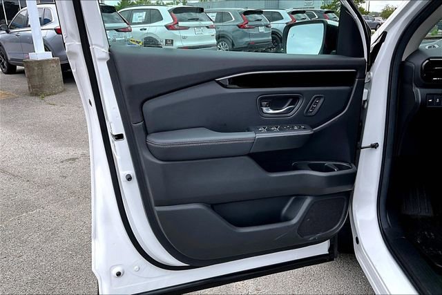 Used 2025 Honda Pilot EX-L image 17