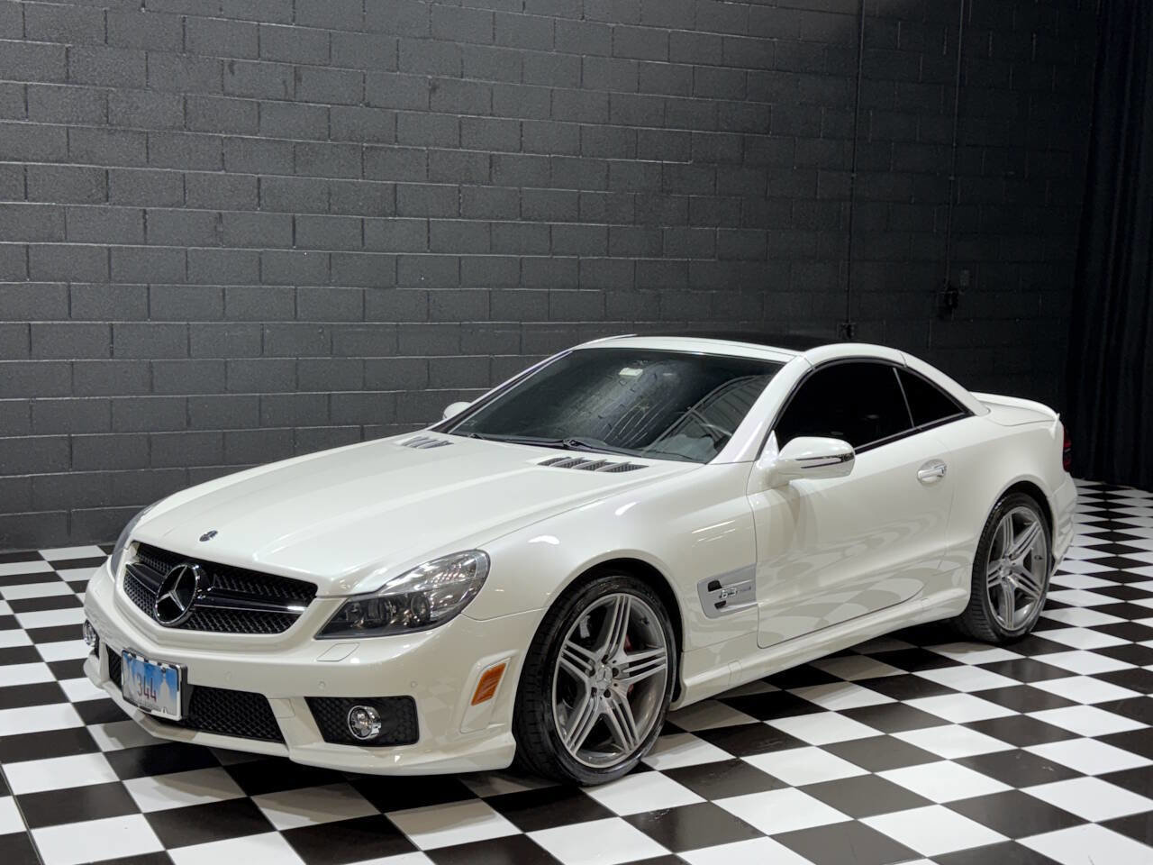 Used 2011 Mercedes-Benz SL 63 AMG image 2