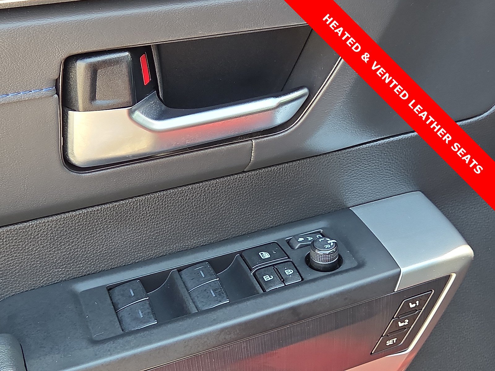 Used 2025 Toyota Tundra Platinum AWD/4WD image 13