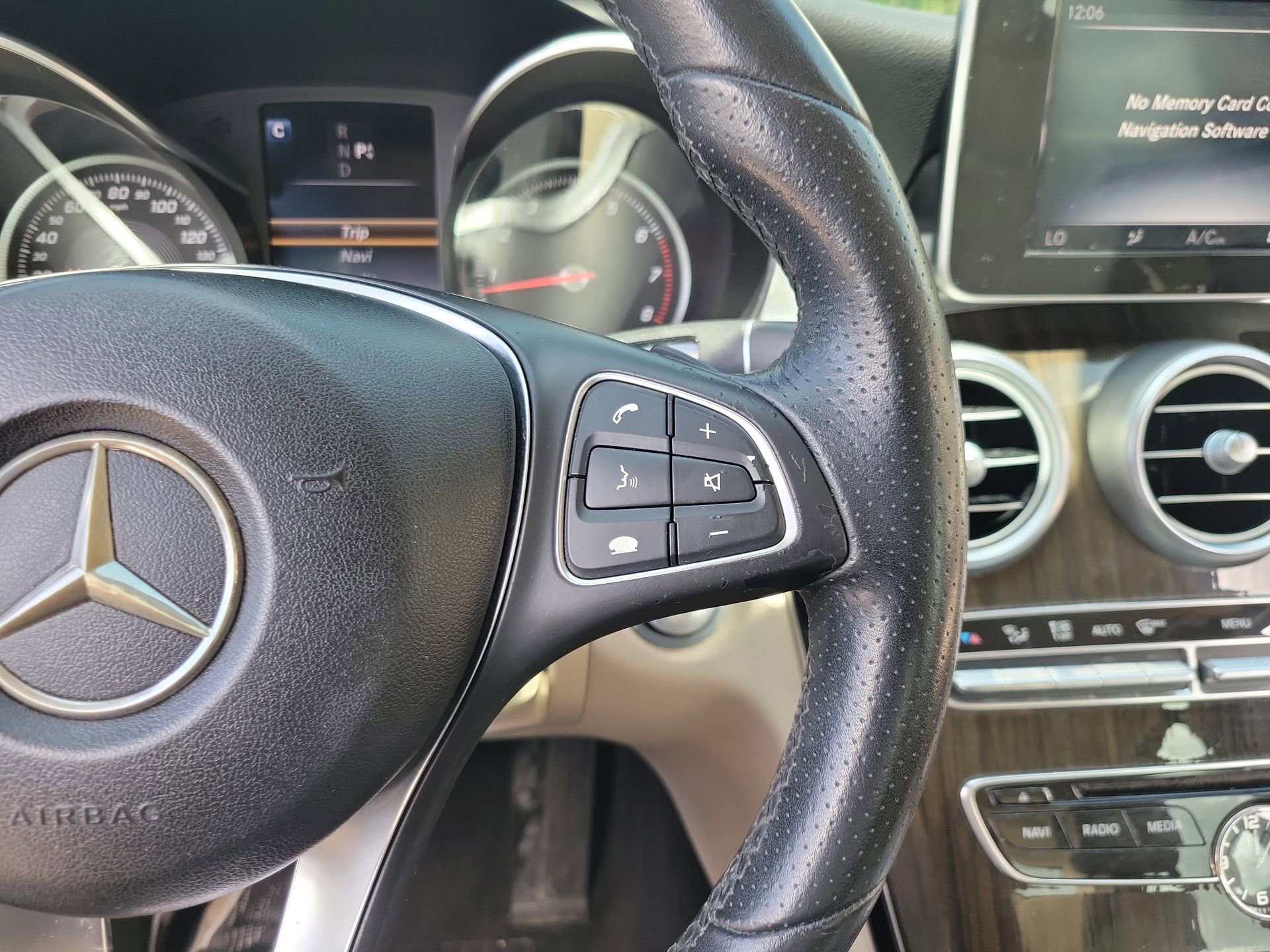 Used 2017 Mercedes-Benz C 300 Sedan image 32