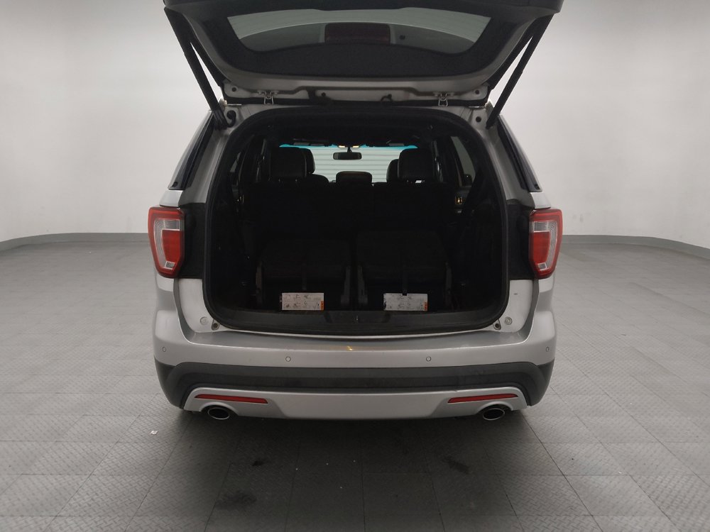 Used 2017 Ford Explorer XLT w/ Equipment Group 202A image 29