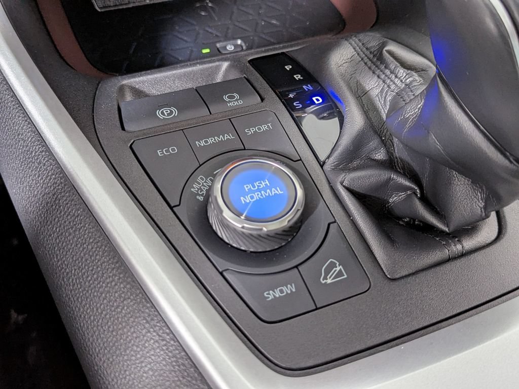 Used 2020 Toyota RAV4 Limited AWD/4WD image 42