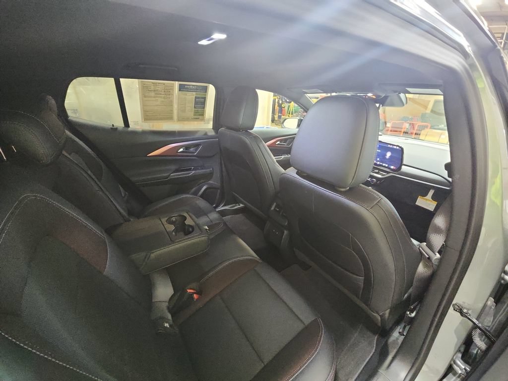 Used 2026 Chevrolet Equinox EV RS w/ Convenience Package II AWD/4WD image 40