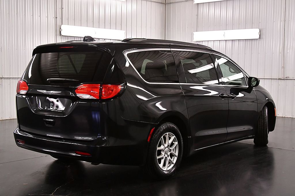 Used 2020 Chrysler Voyager Lxi FWD image 7