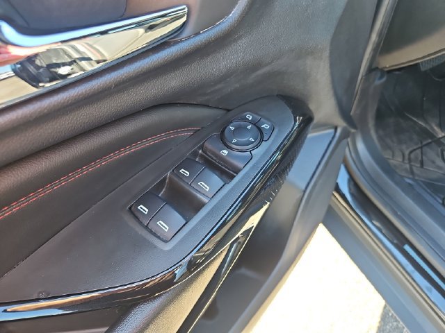 Used 2025 Chevrolet Trax RS w/ Sunroof Package FWD image 12