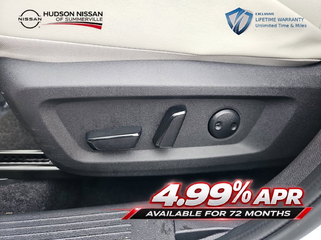 Used 2025 Nissan Rogue SV w/ SV Premium Package FWD image 29