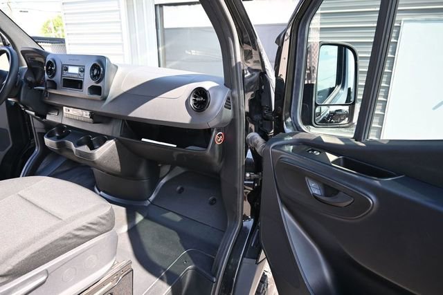 Used 2019 Mercedes-Benz Sprinter 2500 image 18