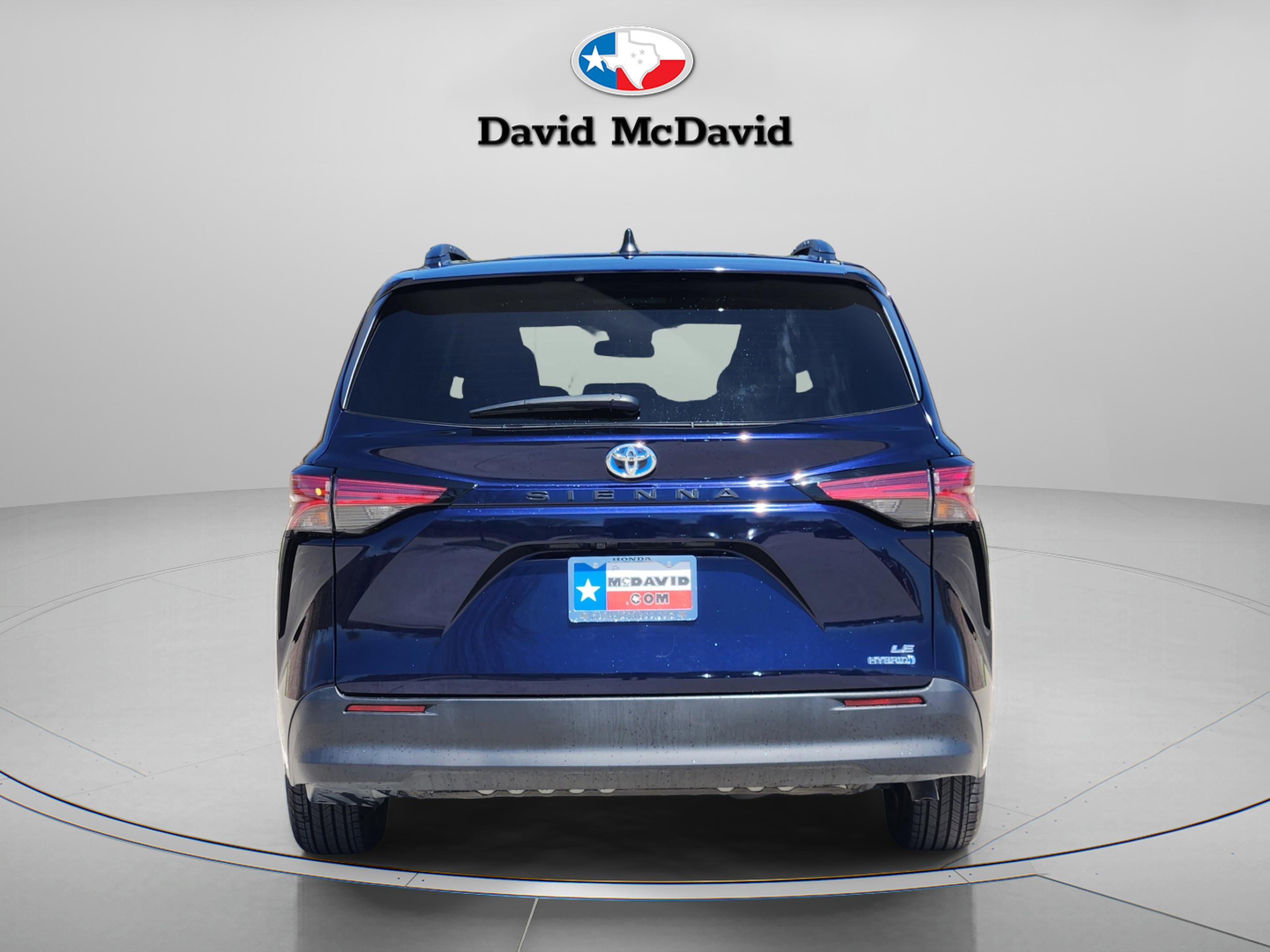 Used 2021 Toyota Sienna LE image 5