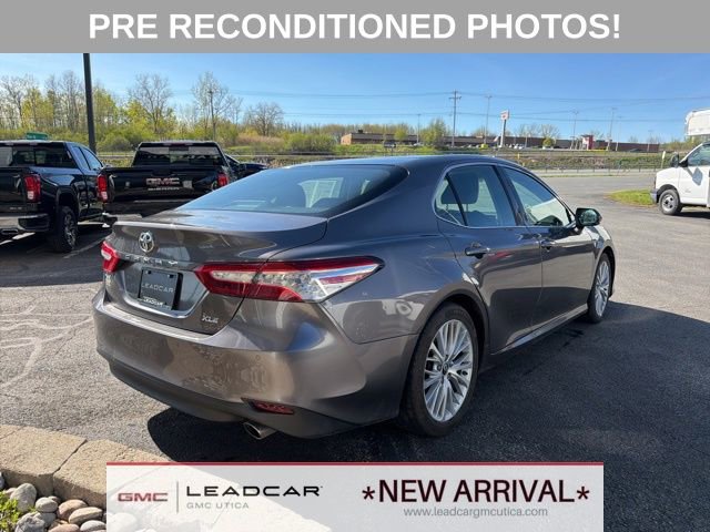 Used 2018 Toyota Camry XLE FWD image 5
