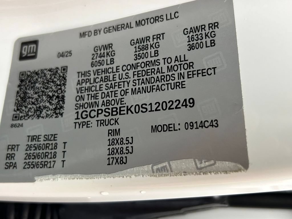 Used 2025 Chevrolet Colorado W/T w/ WT Custom Package RWD image 13