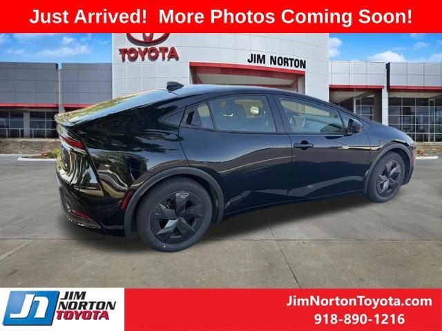 Used 2026 Toyota Prius LE image 6